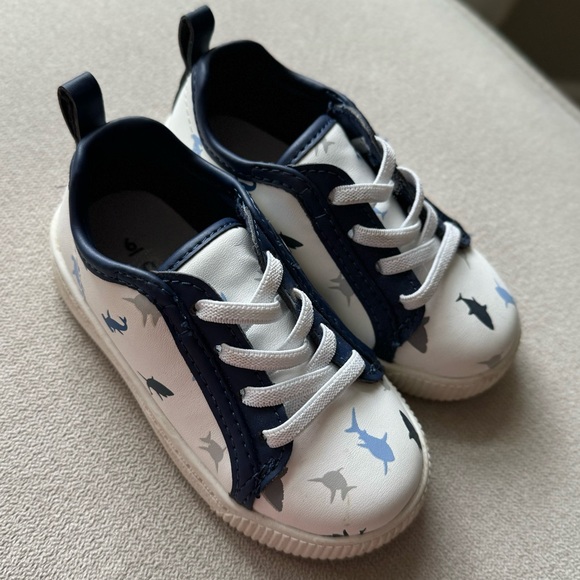 🍂CLEAROUT Carter's Slip-On Shark Sneaker - Picture 2 of 11